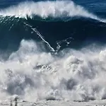 Ricky House Big Waves * נאזרה